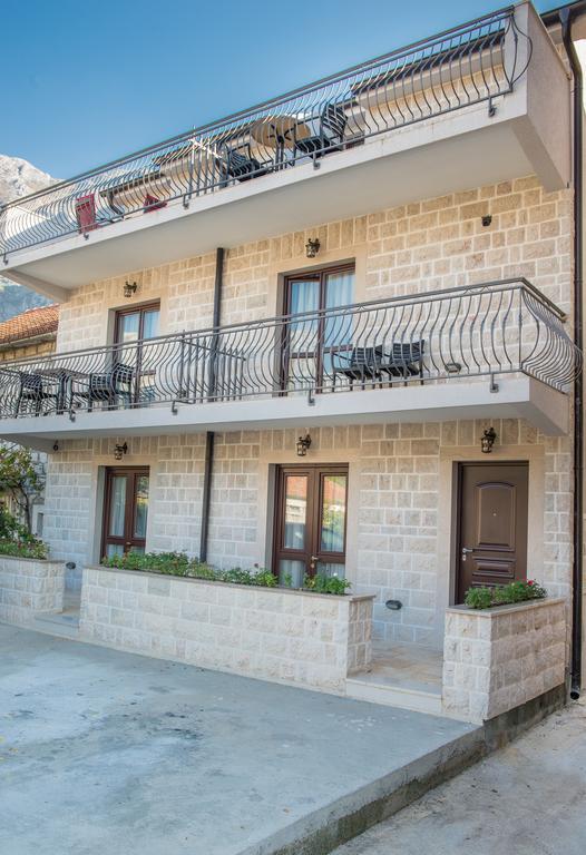 Apartments Marija Risan Exterior photo